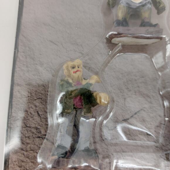 Set of 2 Tombstone Corners Figures Scary Halloween Frankenstein - Picture 4 of 7